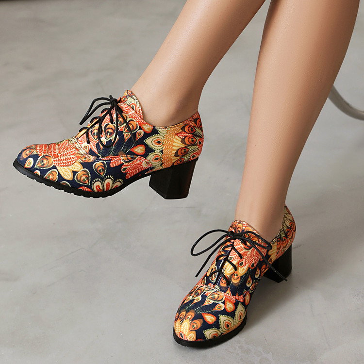 Deep Mouth Flat Shoes with Floral Pattern and Lace-Up Closure - Image 2