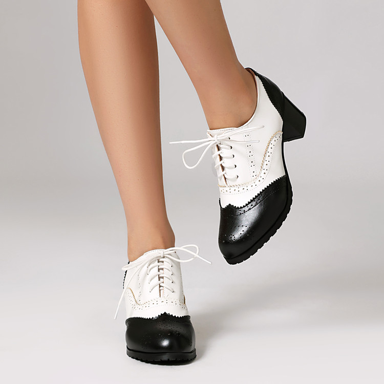 Deep Mouth Flat Shoes with Lace-Up and Chunky Heel - Image 4